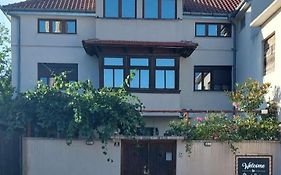 Apartments Azra